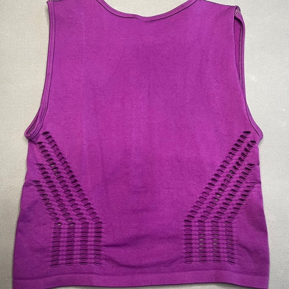 Urban Outfitters Purple Cut Out Crop Top, Size Medium - Picture 2 of 3